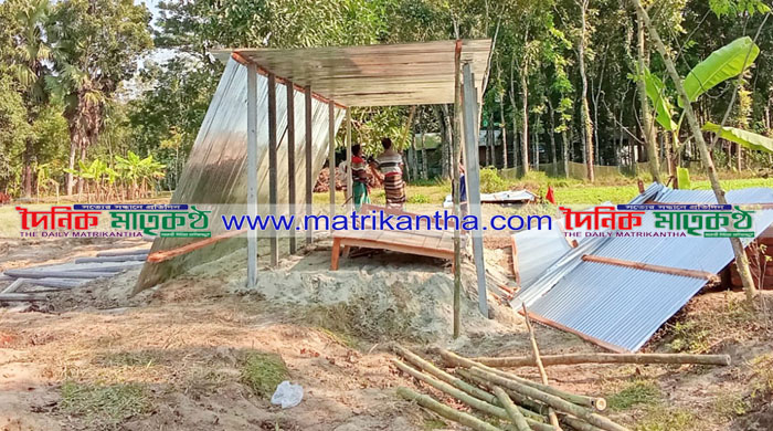 বালিয়াকান্দির জামালপুর ইউনিয়ন পরিষদের জায়গা থেকে অবৈধ স্থাপনা উচ্ছেদে প্রশাসন